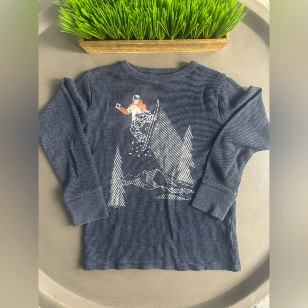 Children’s Place Navy Blue Snowboard Graphic Long Sleeve Tee Size 5/6
